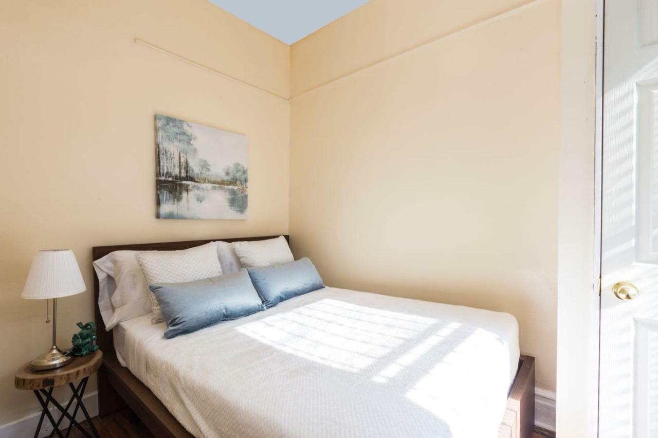 Lavish 3 Bedroom Apt In Williamsburg!! นิวยอร์ก ภายนอก รูปภาพ