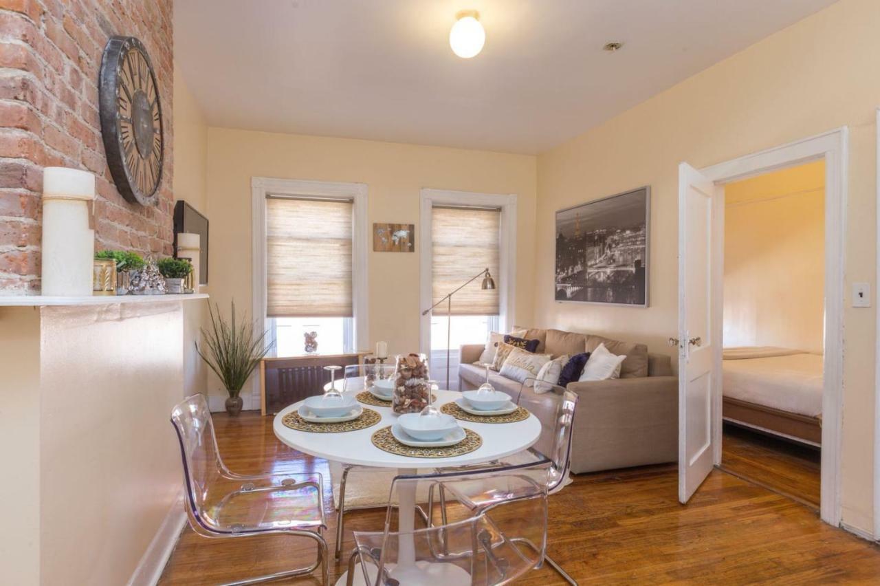 Lavish 3 Bedroom Apt In Williamsburg!! นิวยอร์ก ภายนอก รูปภาพ